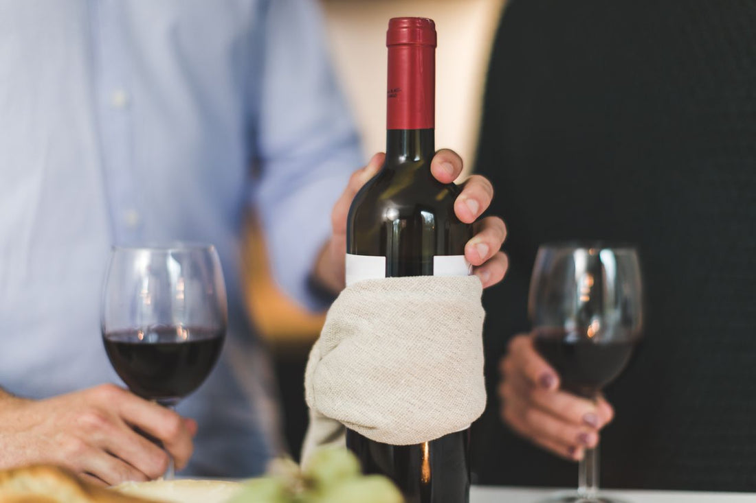 5 mitos del vino que debemos dejar de creer (¿El tinto siempre va con carne?)